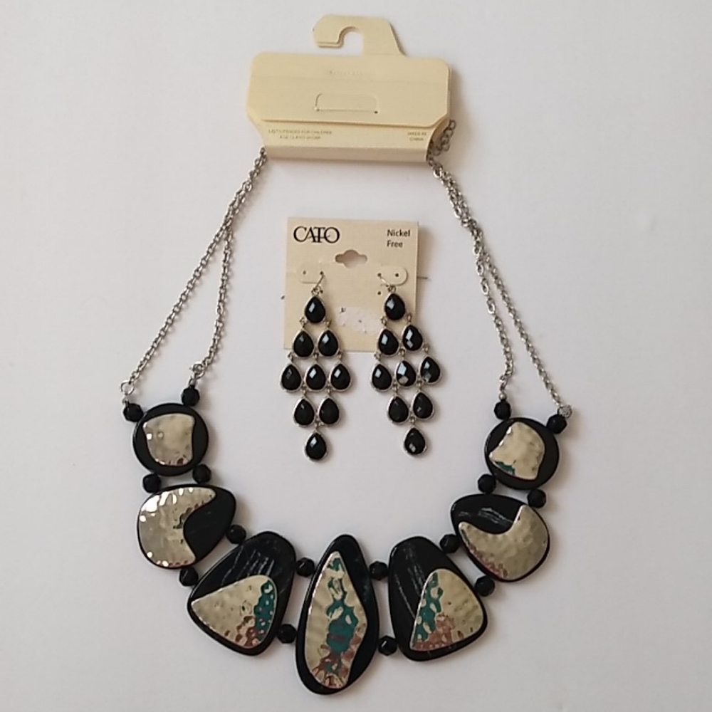 Black and silver mob wife necklace w/ matching earrings